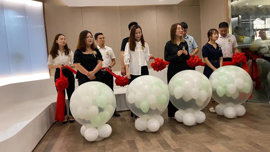 1630907302746816.jpg 1630907302746816.jpg