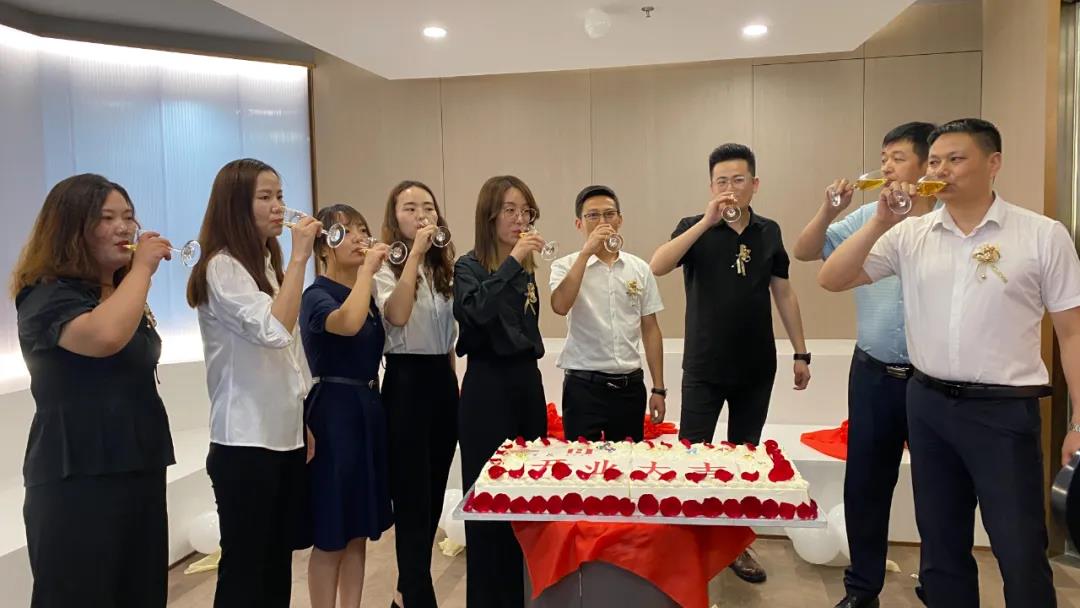 1630907380931022.jpg 1630907380931022.jpg